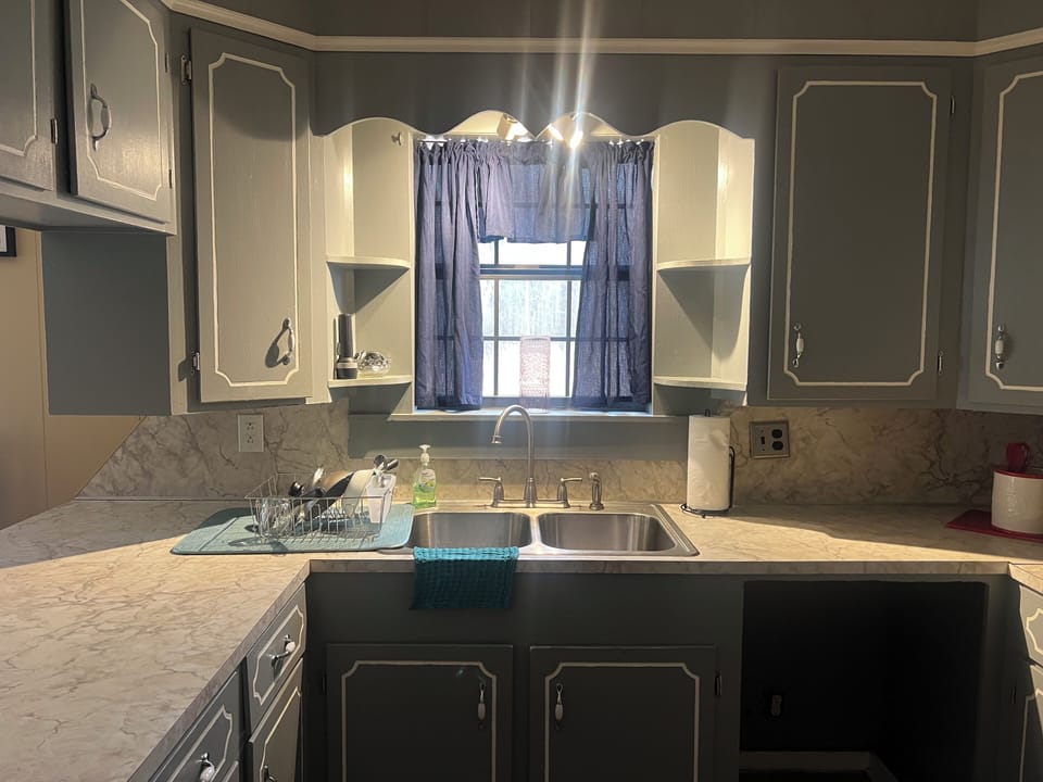 Full kitchen 