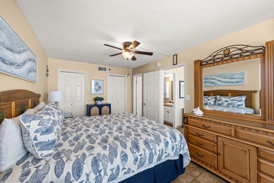 Wake up to stunning Emerald Coast views right from the comfort of the king bedroom.