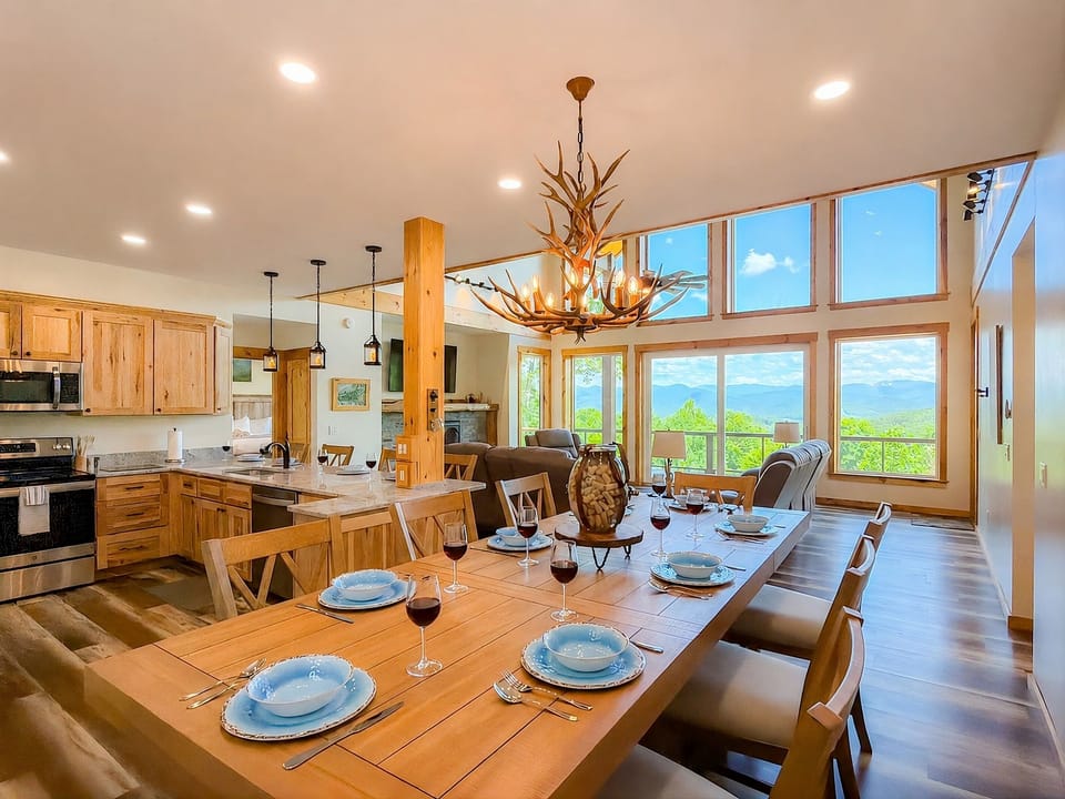 The views from the dining area and anywhere in the living room will surely not disappoint....They are better in person:)