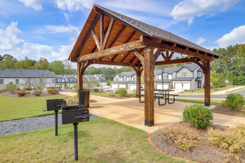 Eagles Hill Community Amenities | Grill Pavilion