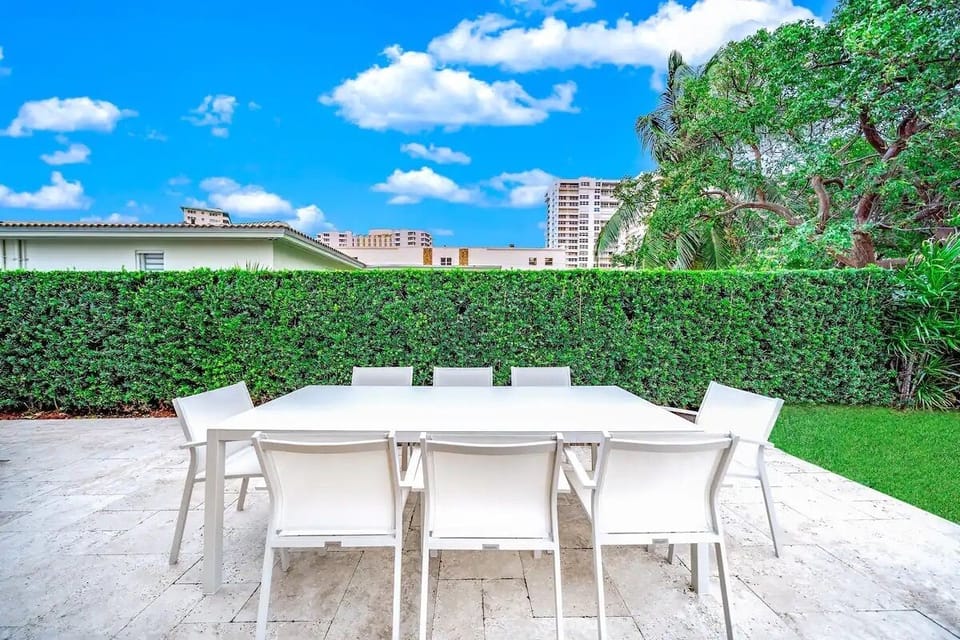 Outdoor dining