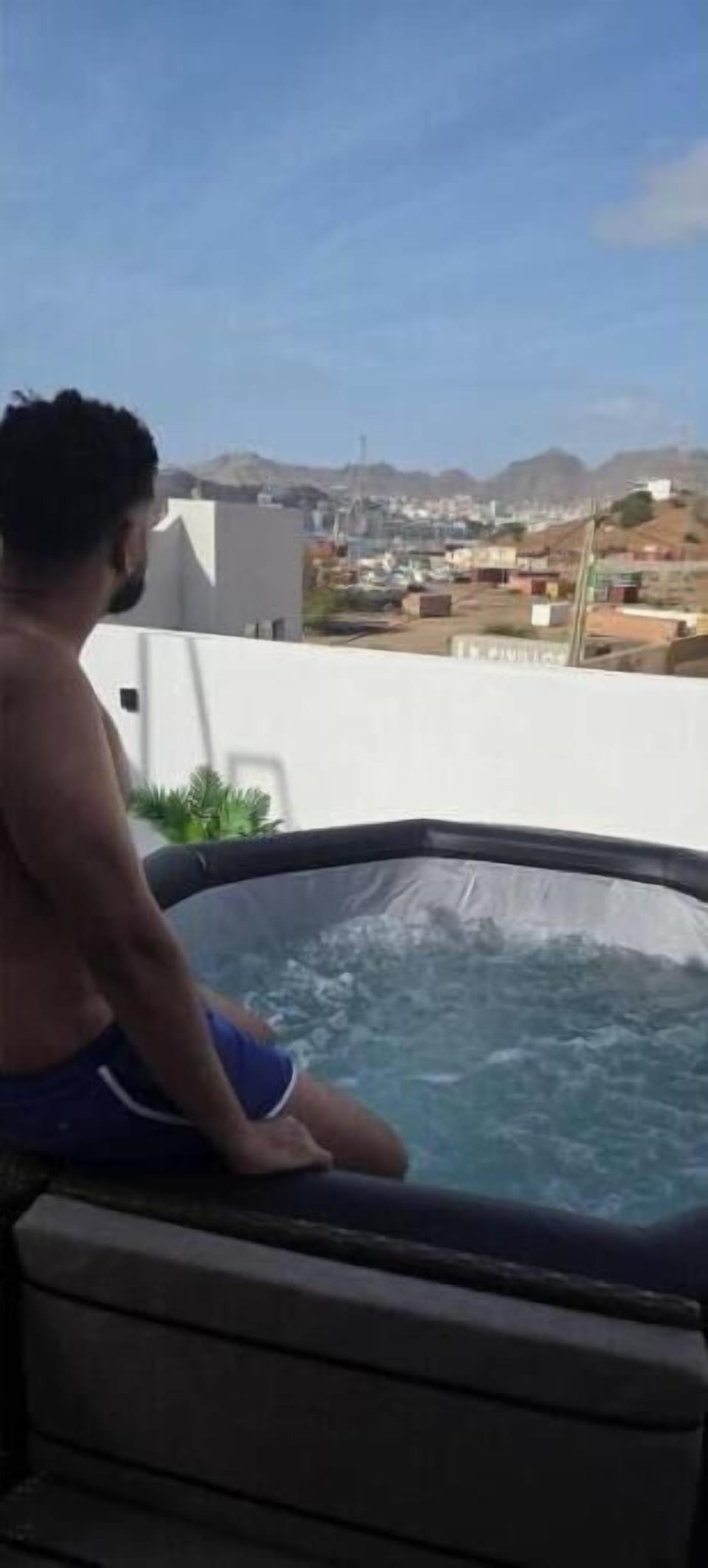 Outdoor spa tub