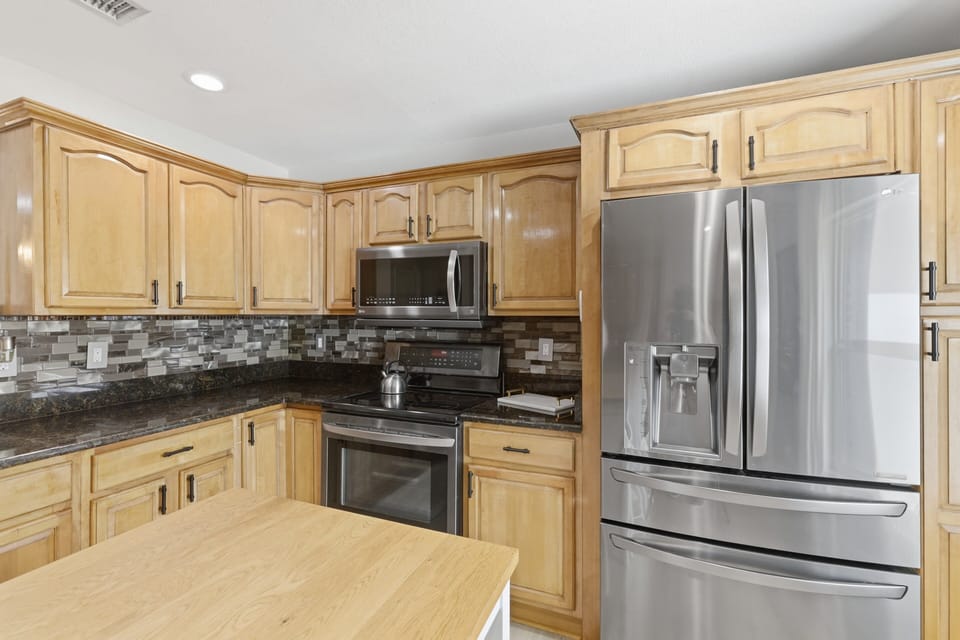 Indoors, Appliance, Refrigerator, Kitchen, Microwave