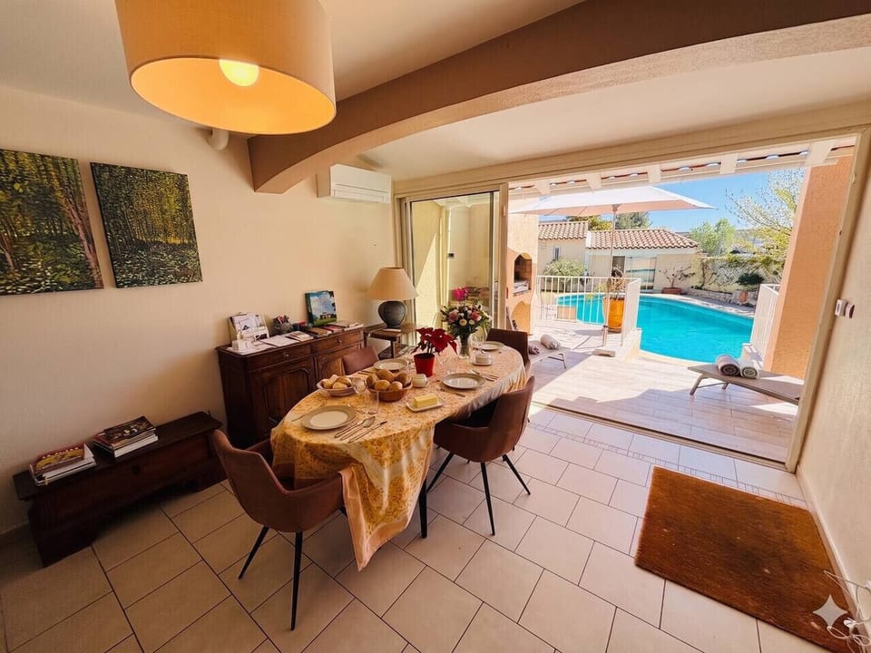 coin repas sous la veranda