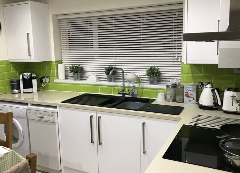 Well-equipped kitchen with everything you need for home-cooked meals.