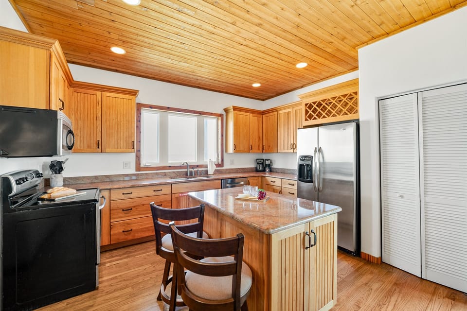 Cook, connect, and unwind in this spacious coastal kitchen made for vacation dinners and slow mornings