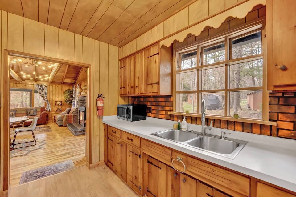 Stocked kitchen ready for everything from quick breakfasts to family dinners.