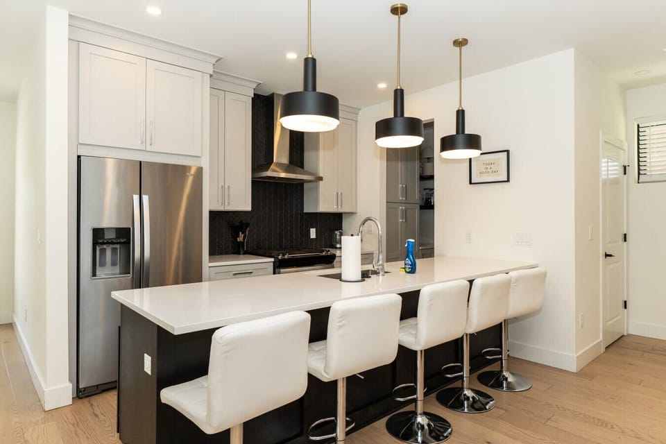 10-1442 Madison Ave-10