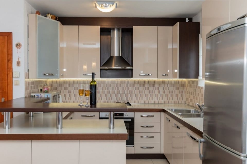 Kitchen 1