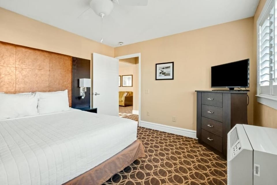 Settle in with easy TV viewing and simple, spacious layout.