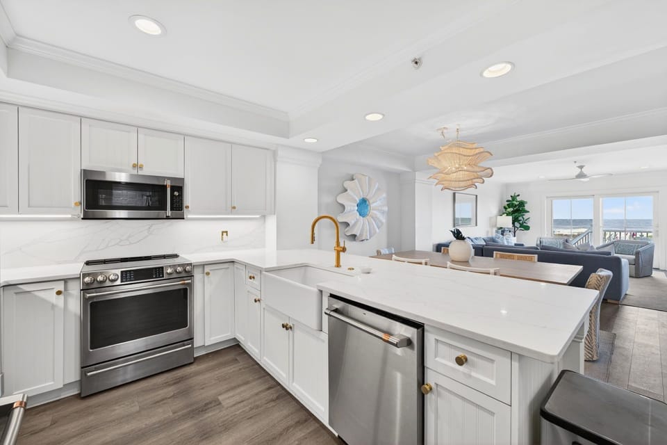 Kitchen | 1006 Ocean Blvd, Isle of Palms, SC | 102 Dunescape | IOP Escapes