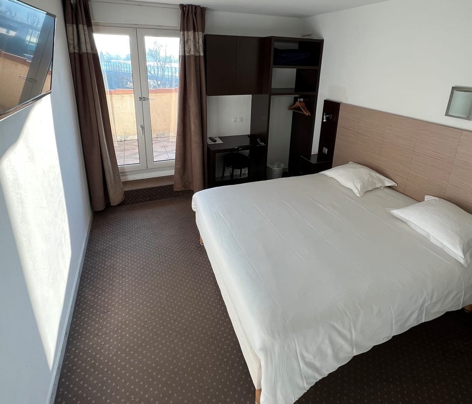 Bedroom. Interior and views may vary based on location and availability.