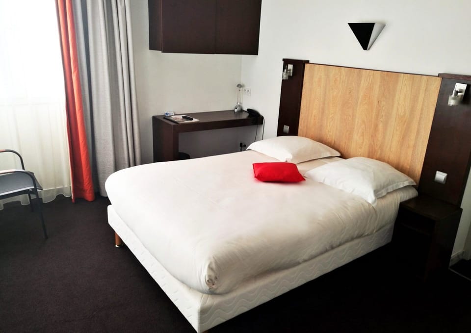 Bedroom. Interior and views may vary based on location and availability.