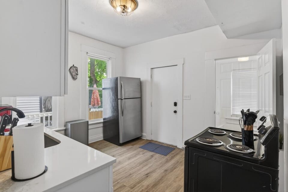 1009 Madison-13
