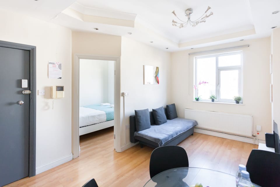 Living Room / Lounge
