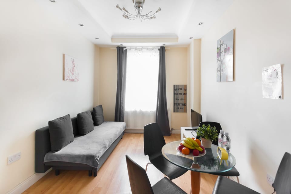 Living Room / Lounge