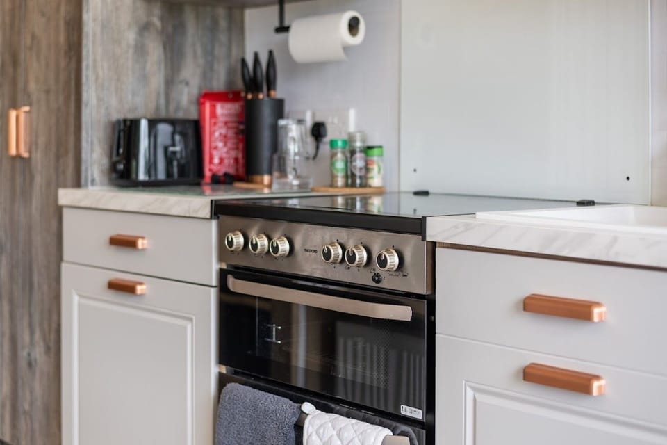 Edward Bear Hot Tub Lodge Kitchen