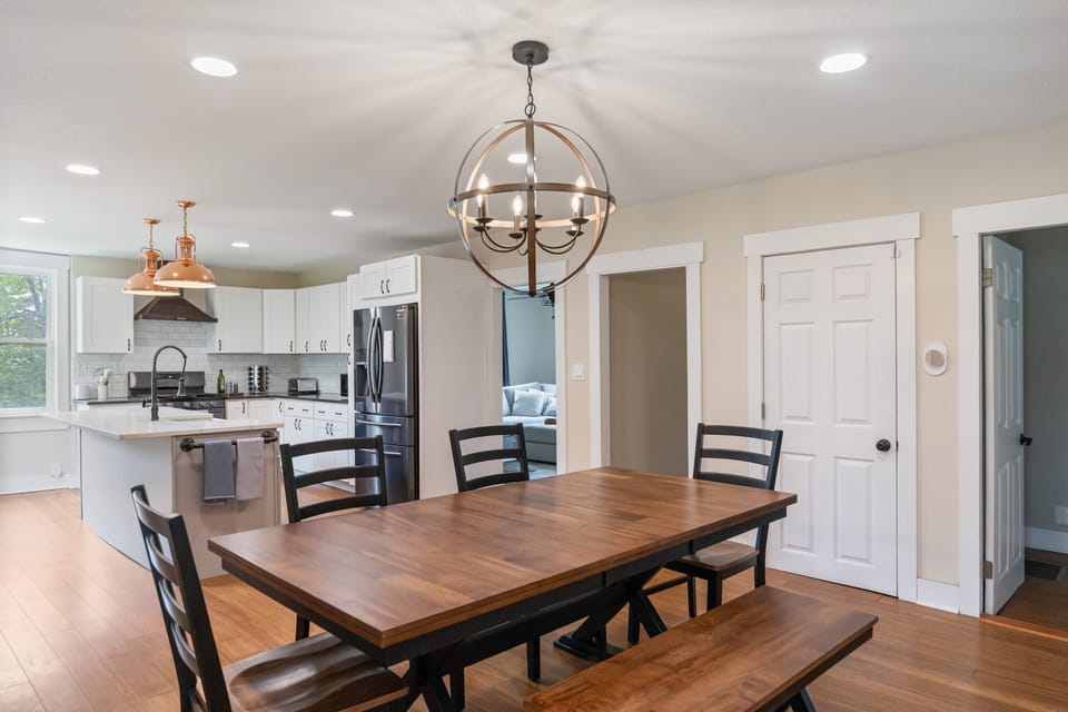 Architecture, Building, Dining Room, Dining Table, Furniture