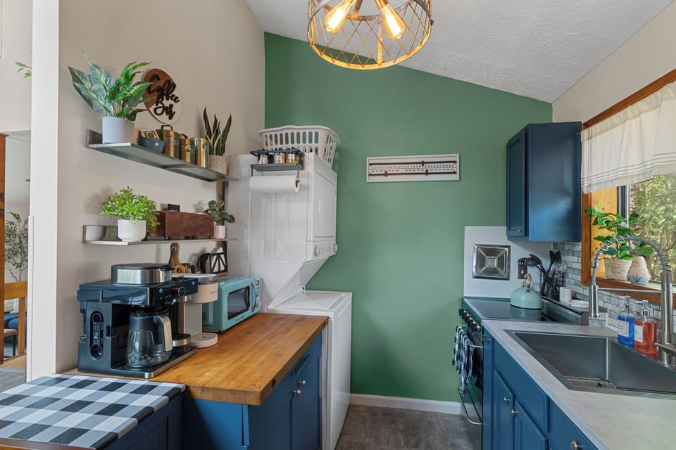Convenient in-unit washer and dryer for a stress-free mountain stay.