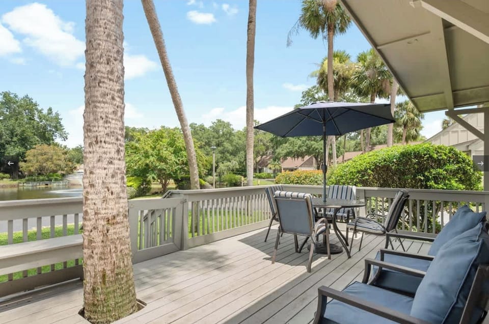 Private deck with relaxing view