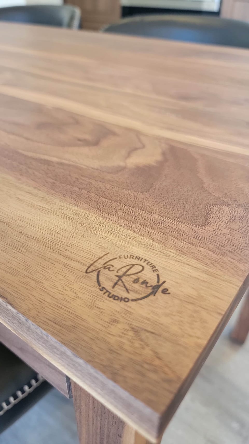 Custom dinning table made by La Ronde Furniture Studio
