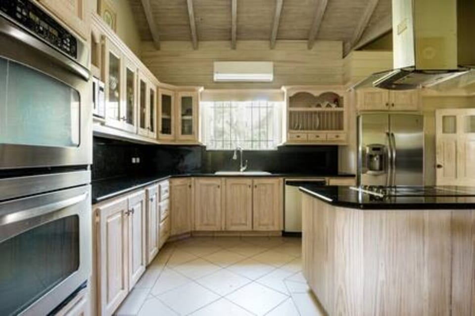 Fully equipped kitchen including a hob, oven, microwave, dishwasher and fridge freezer, Nespresso machine and blender.  This space is where the personal chef provides 3 consecutive meals from 7.30am to 9pm.