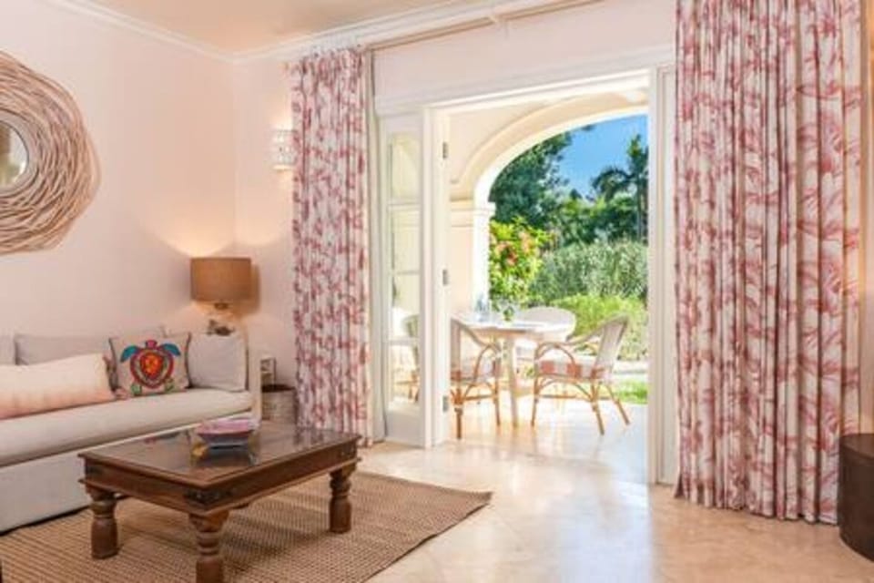 With beautiful interior designs, flat screen TV, air conditioning and a ceiling fan the open plan living area is a perfect space to relax and unwind.