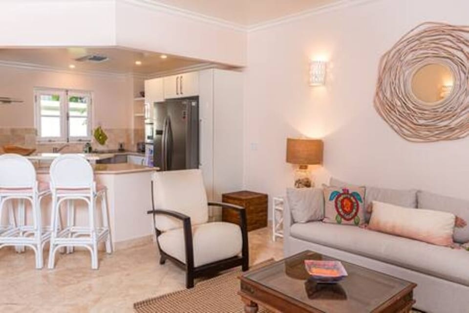 With beautiful interior designs, flat screen TV, air conditioning and a ceiling fan the open plan living area is a perfect space to relax and unwind.