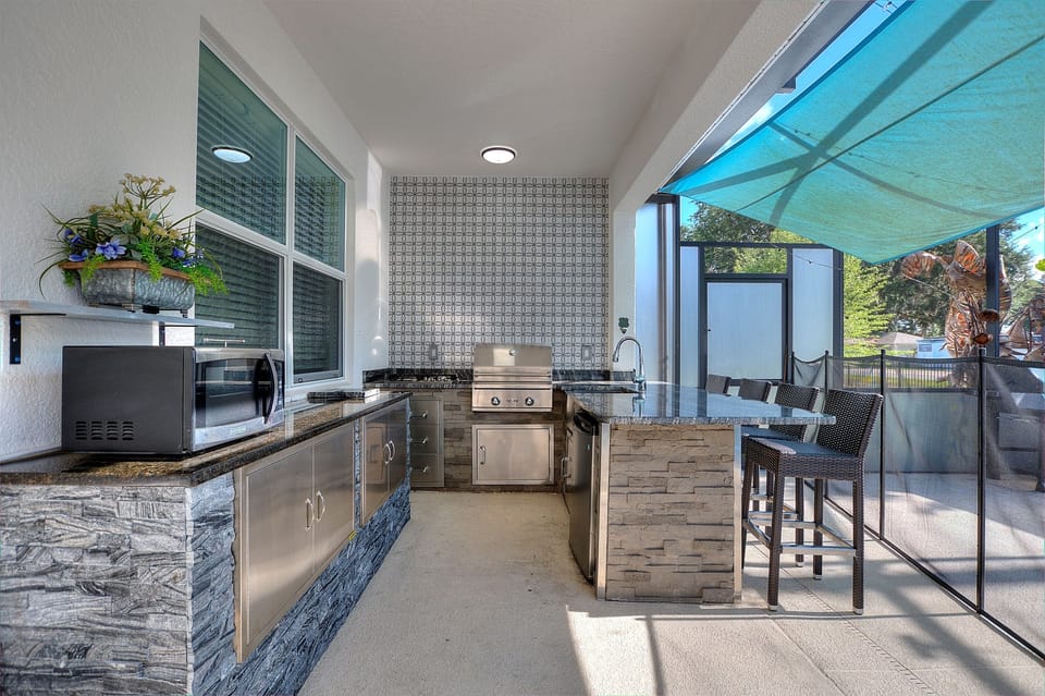 Outdoor Kitchen