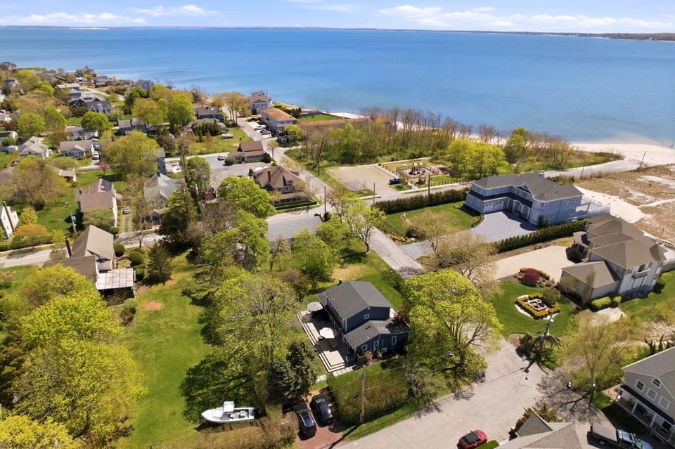 Property location on the North Fork with bay access nearby