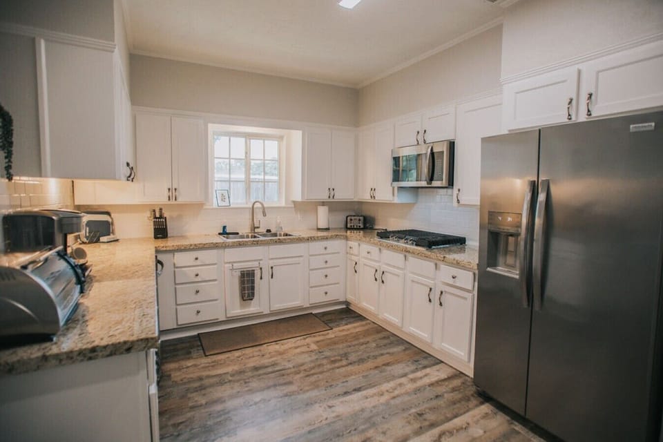 Spacious kitchen for whipping up meals (please note, there is no gas oven)