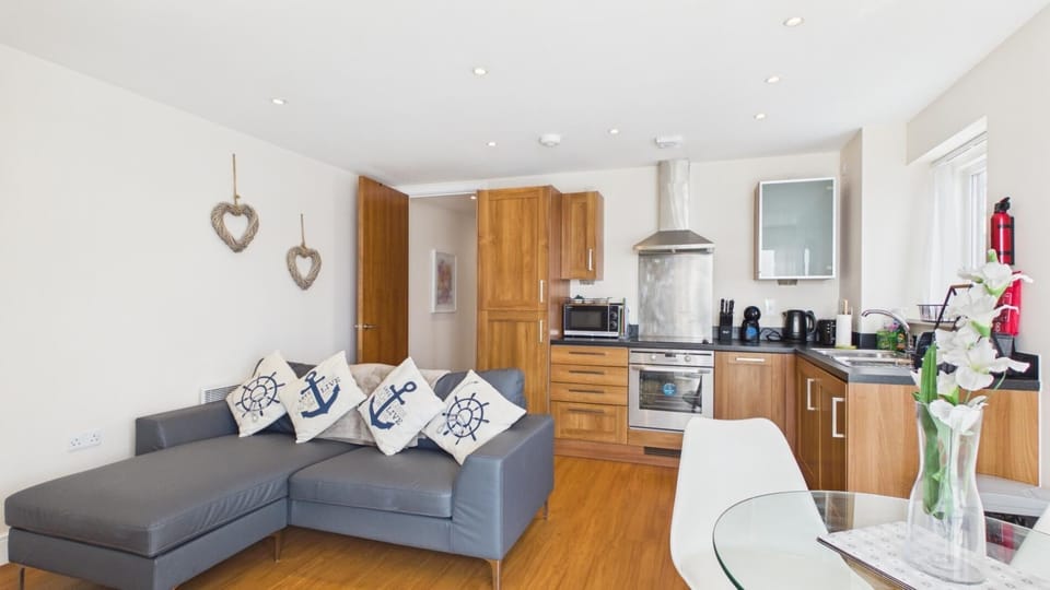 Meridian Bay - 1 Bedroom Apt - Swansea (10767)