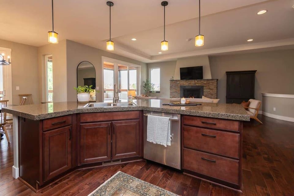 Fully equipped kitchen.