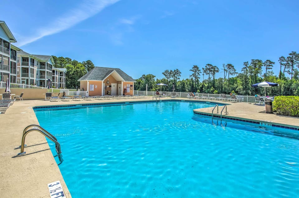 Waterway Villages | Community Pool