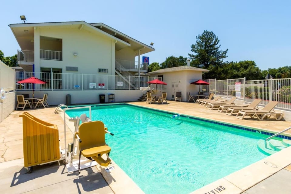 Holiday Home Swimming Pool