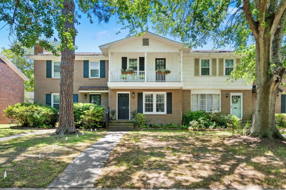 Old Village Coastal Charm | Near Beaches & CHS!