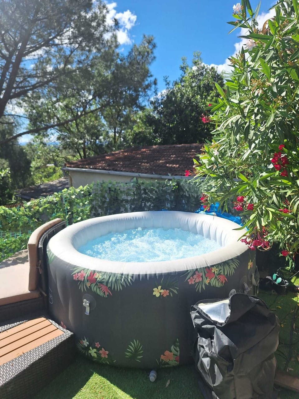 Outdoor spa tub