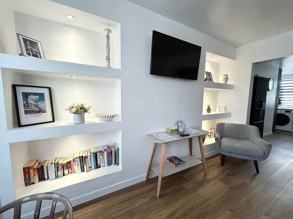 Open Plan Kitchen / Living Room