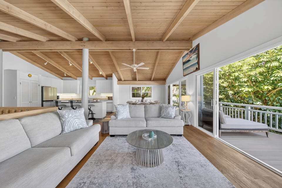 Settle into the comfortable lounge area after a day exploring Oahu’s North Shore.
