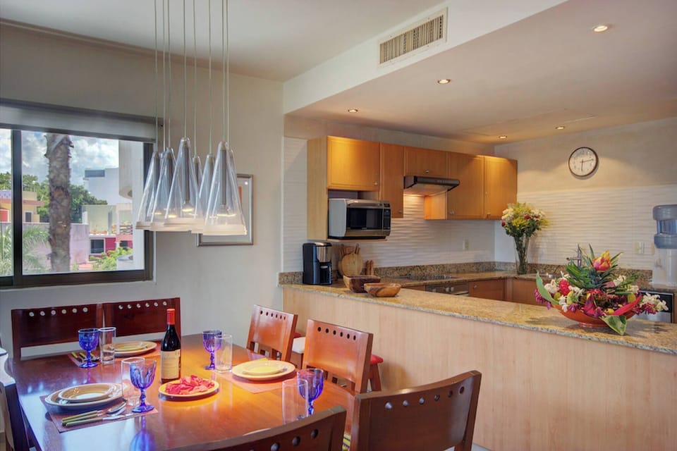 Dining room for 8 people