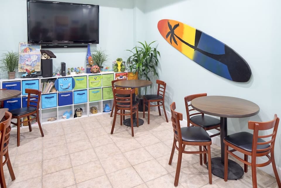 Let kids play happily in the colorful, cozy activity room