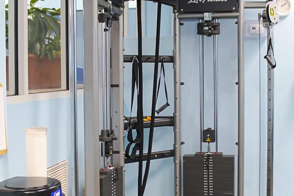 Recharge with a quick workout on modern strength equipment.