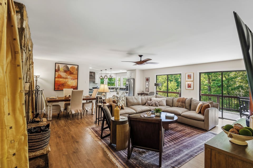 Main level spacious living room