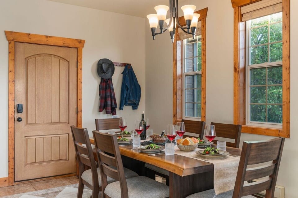 Dining room (2)