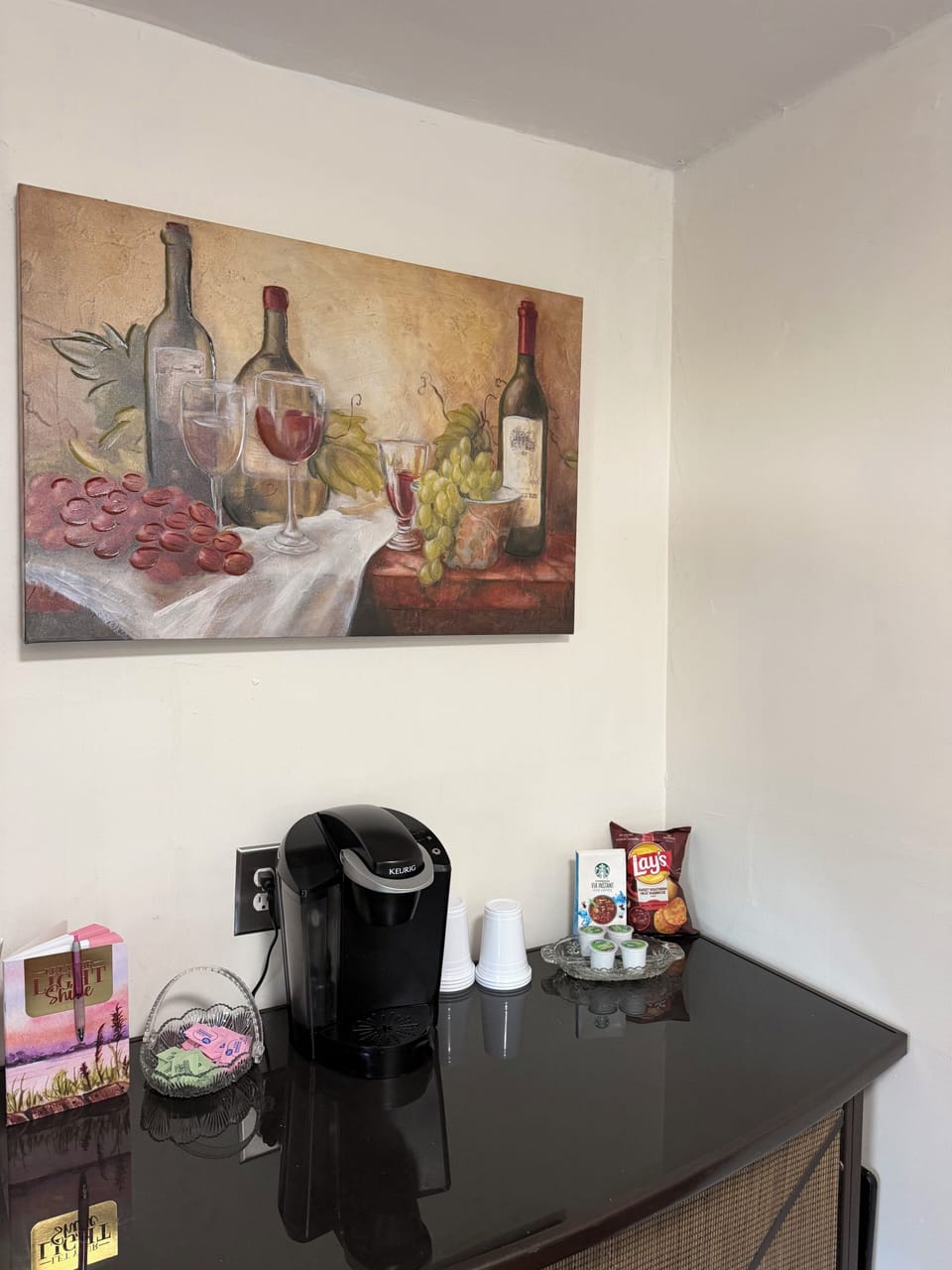 Kitchen bar with Keurig Coffee Maker, ninja grill and Ninja Blender.