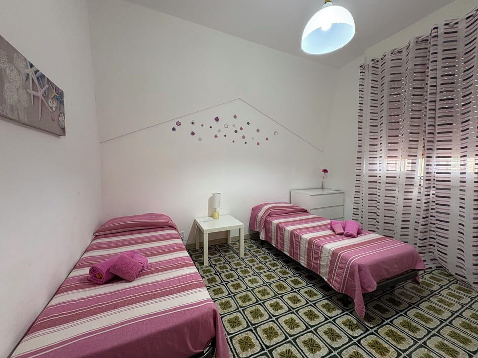 Autumn, Bedroom, Spring, Summer