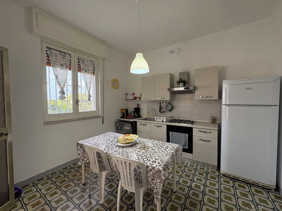 Autumn, Kitchen, Spring, Summer