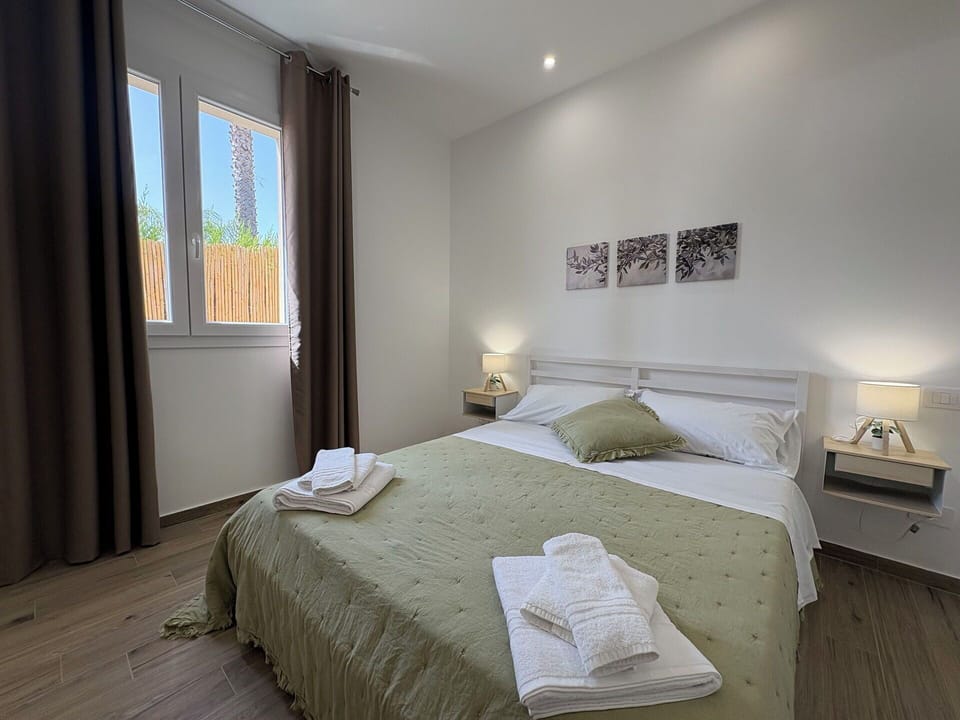 Autumn, Bedroom, Spring, Summer