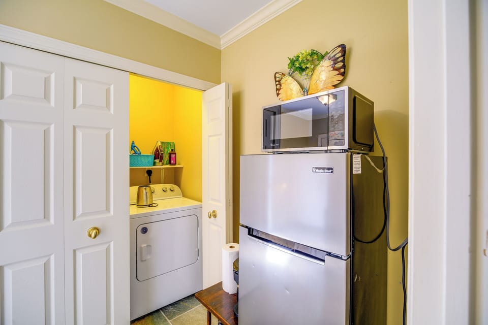Laundry & Kitchenette