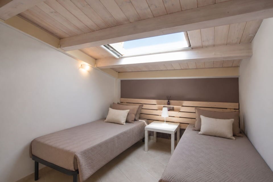 Autumn, Bedroom, Spring, Summer